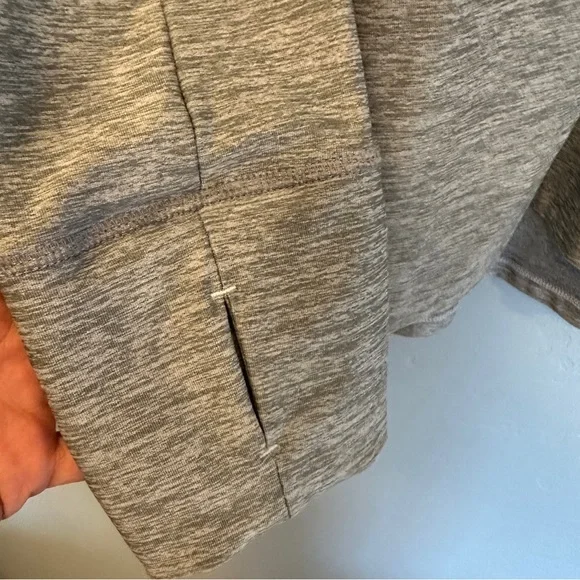 Under Armour Long Sleeve Dry Fit Zip Up Top Lightweight in Grey and White Size M - Picture 4 of 10